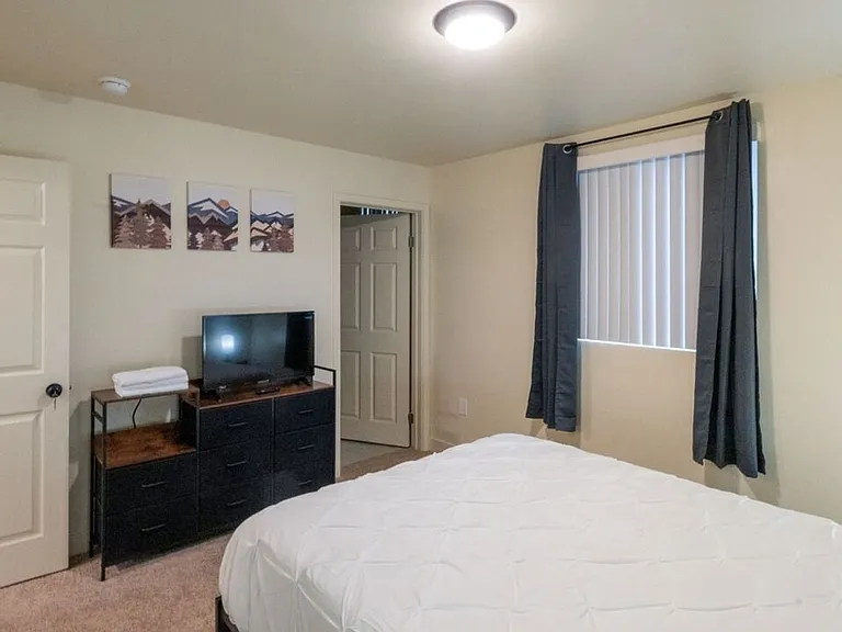 4828 McKinley Ave — Photo 23