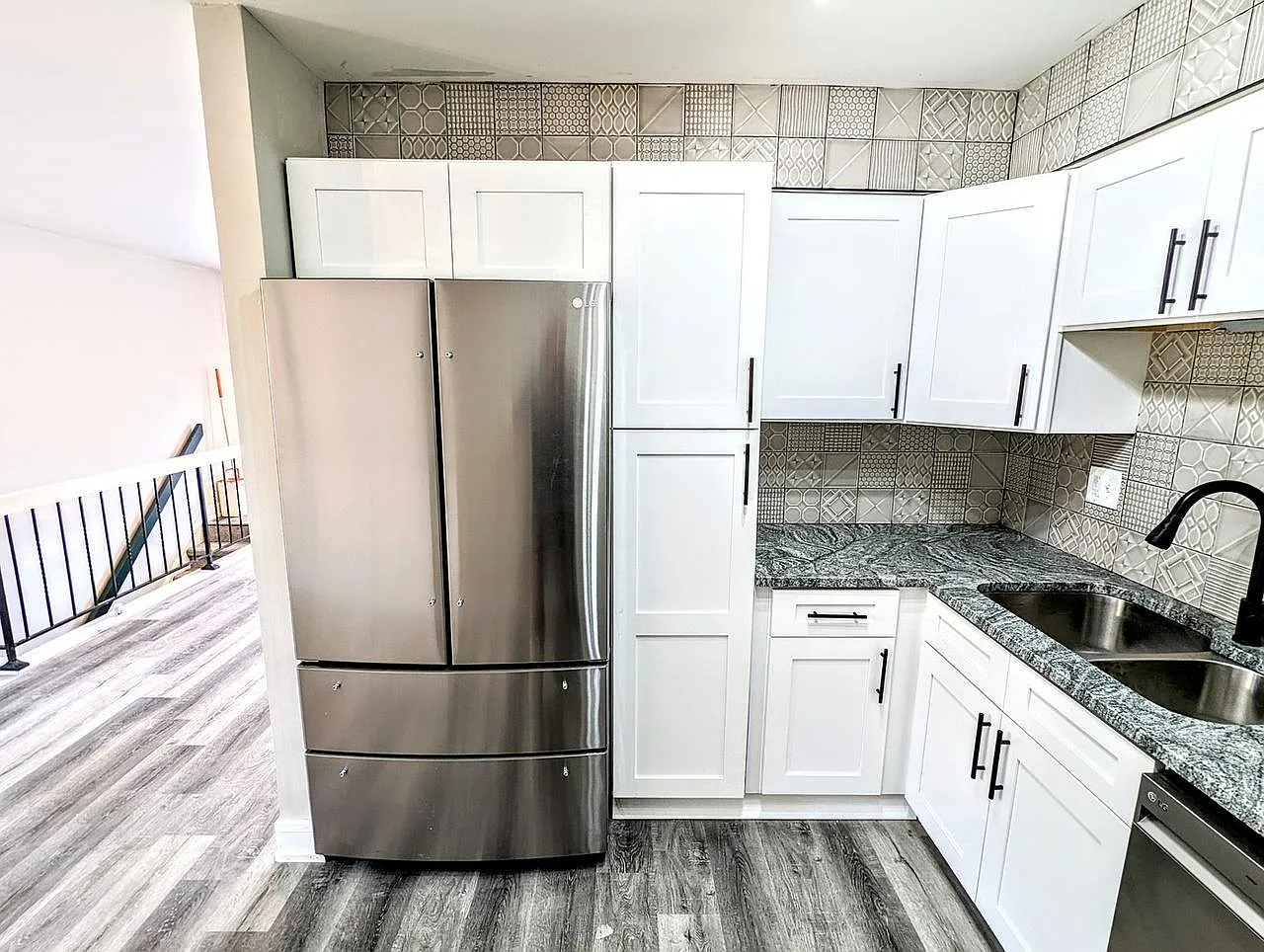 3 bed, 1100 sqft, $2,650 — Photo 2