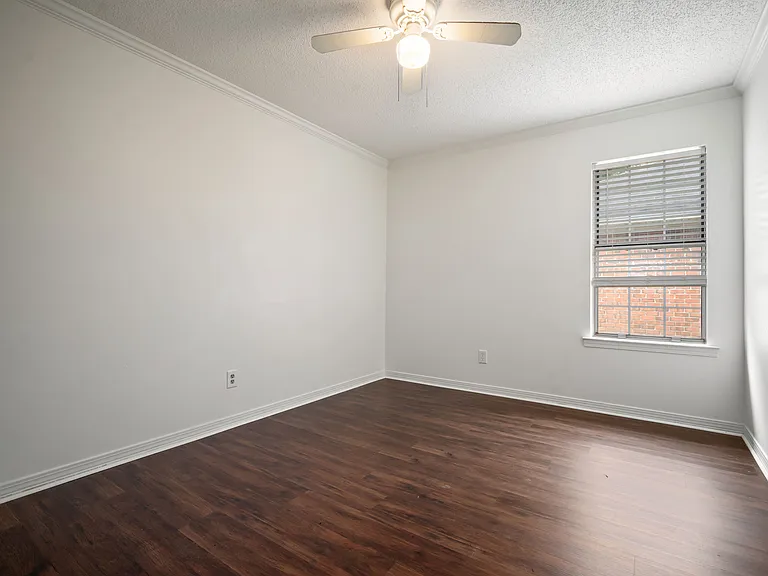 5609 Bentley Ct — Photo 20