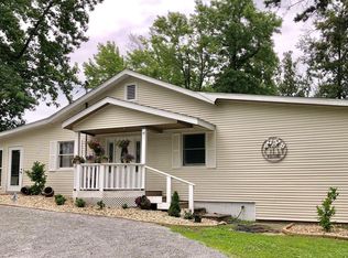 11499 Champaign Rd, Johnston City, IL 62951