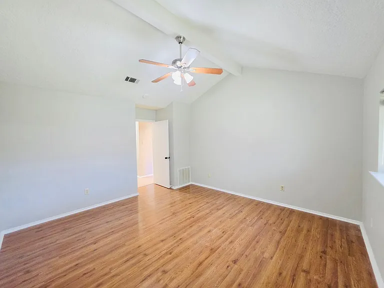 13438 Nevermore Dr — Photo 16