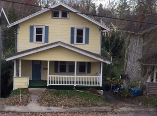 910 Pine Rd, Charleston, WV 25314