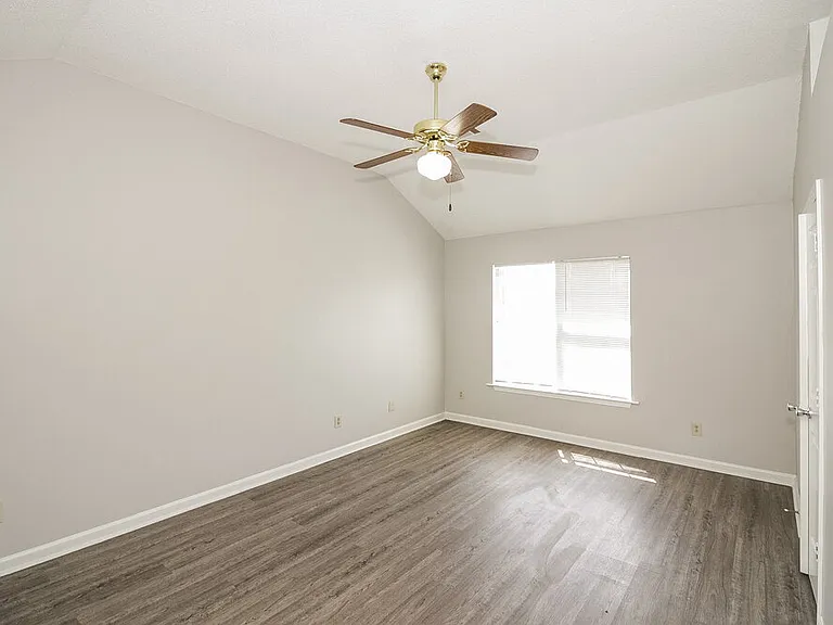 7899 Brady Creek Cv — Photo 13