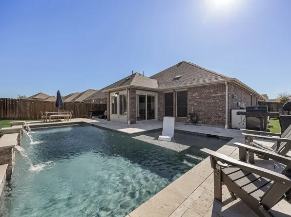 11101 Blaze St, Aubrey, TX 76227