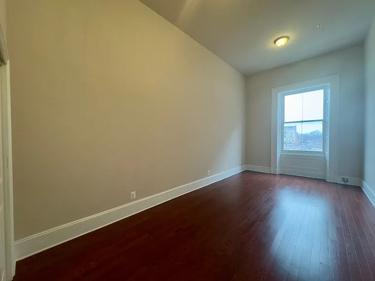 Apartment Units in Mt Vernon, Baltimore, MD! — Photo 9