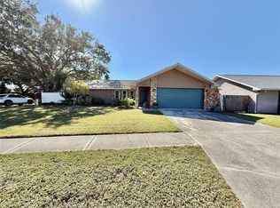 9200 Walsingham Rd, Largo, FL 33773