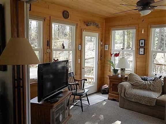 3rd image of 215 Huron Woods Dr