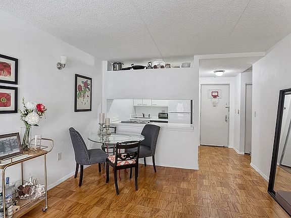 3rd image of 280 Rector Pl APT 3J