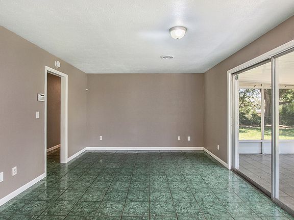 3rd image of 11844 Munbury Dr