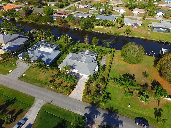 4th image of 457 SE Verada Ave