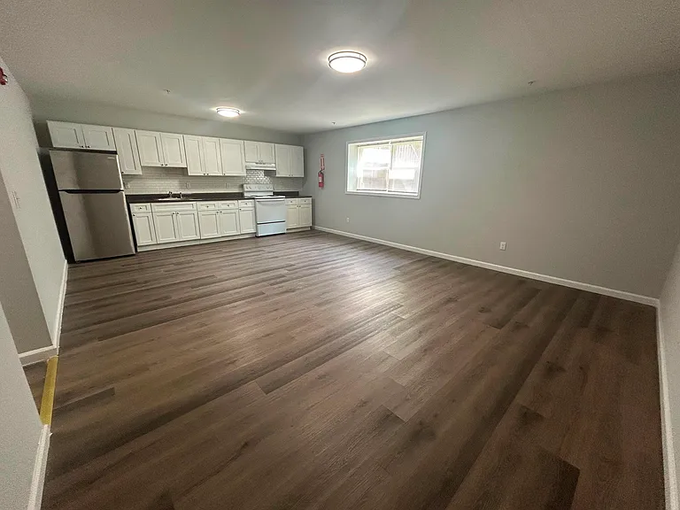 40 12th Ave #1 — Photo 4
