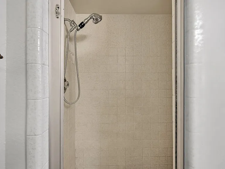 6975 Obannon Dr — Photo 30