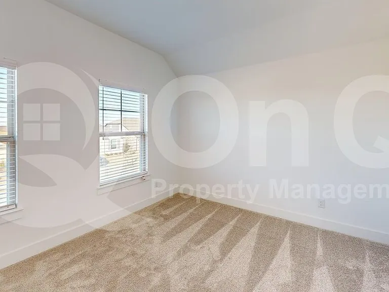 1908 Briar Hill Dr — Photo 11