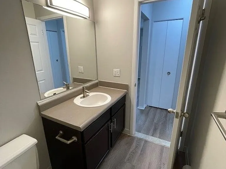 333 Marshall Apartments — Photo 31