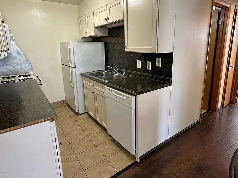 211 Linden Avenue — Photo 17
