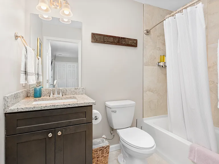 405 Little Sycamore Ln — Photo 14