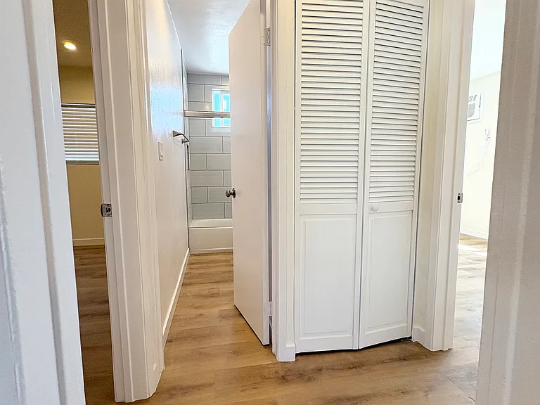 655 Westminster Ave #11 — Photo 7