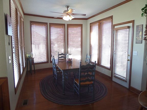 5th image of 1228 SW Coachlight Dr