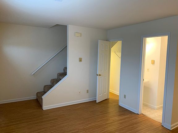 5th image of 406 Randolph St