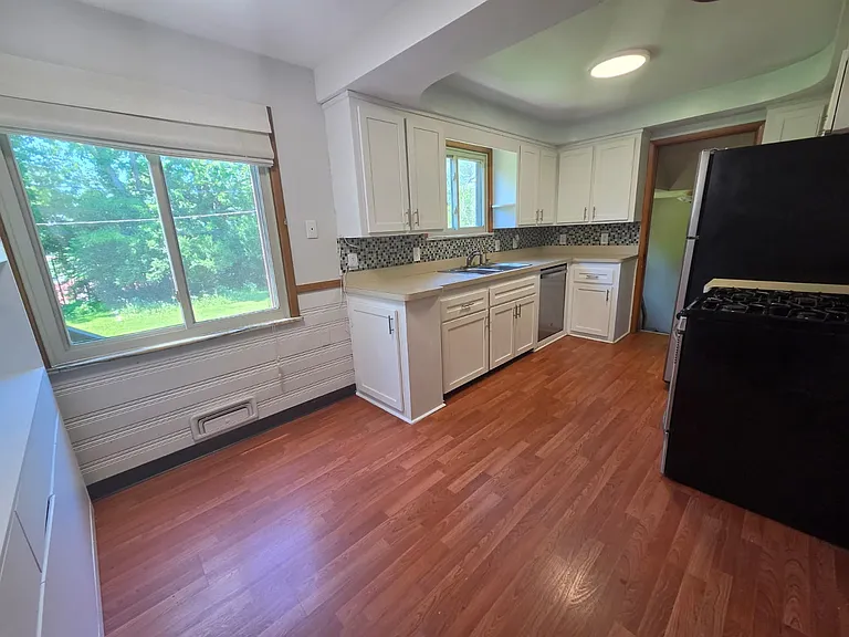 2536 Claver Rd — Photo 5