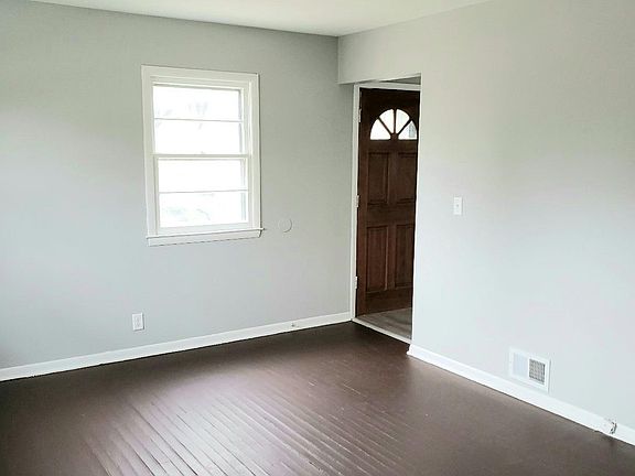 3rd image of 5116 N 48th St