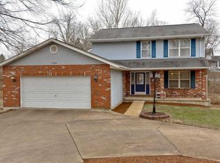 6100 Barrington Oaks Dr, Cedar Hill, MO 63016