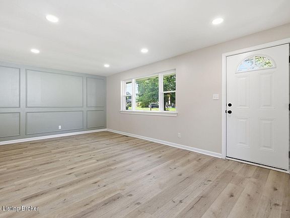 4th image of 2209 Peaslee Rd