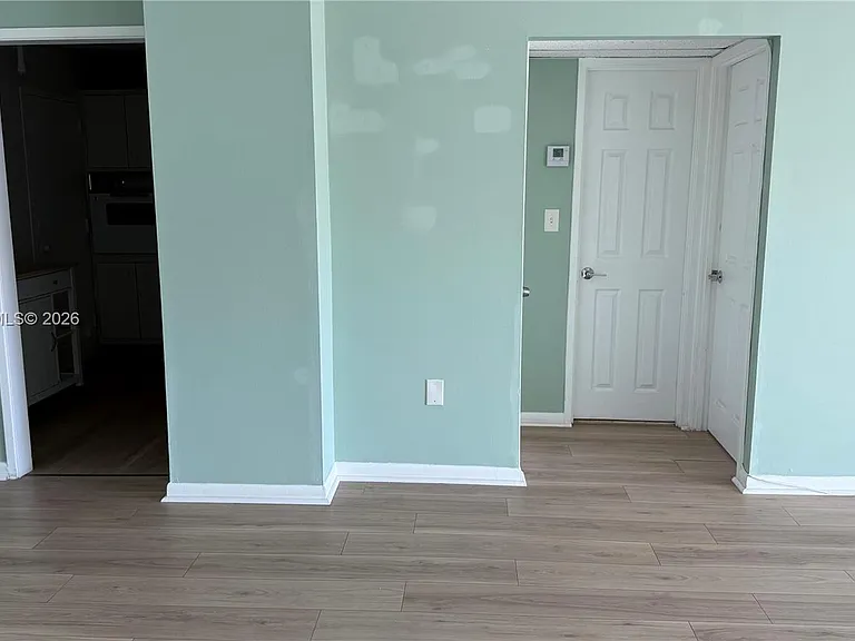 400 Kings Point Dr #316 — Photo 10