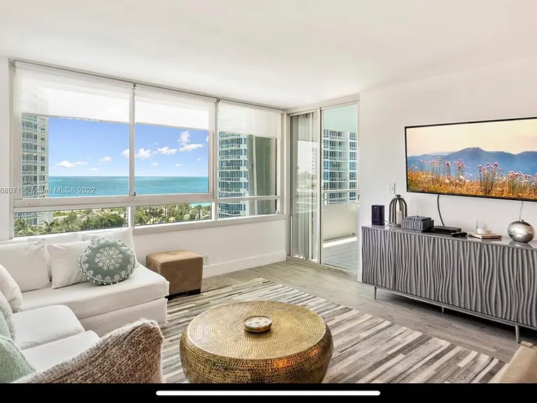 400 S Pointe Dr #1102 — Photo 11