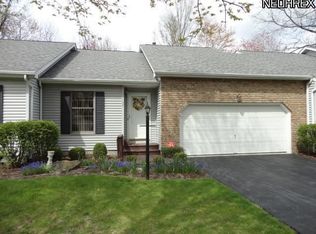 137 Turquoise Dr, Cortland, OH