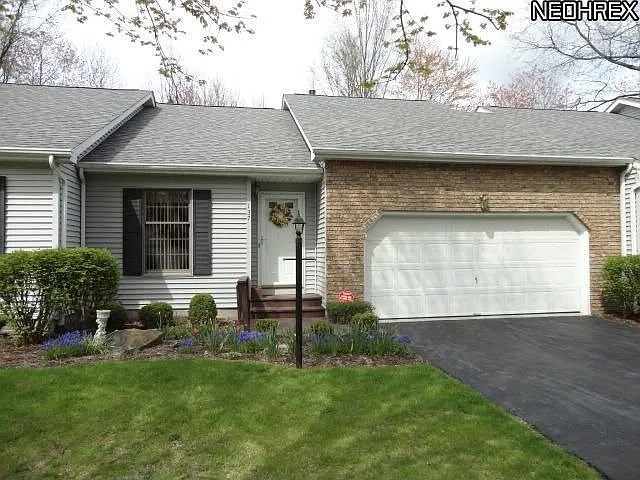137 Turquoise Dr photo 1
