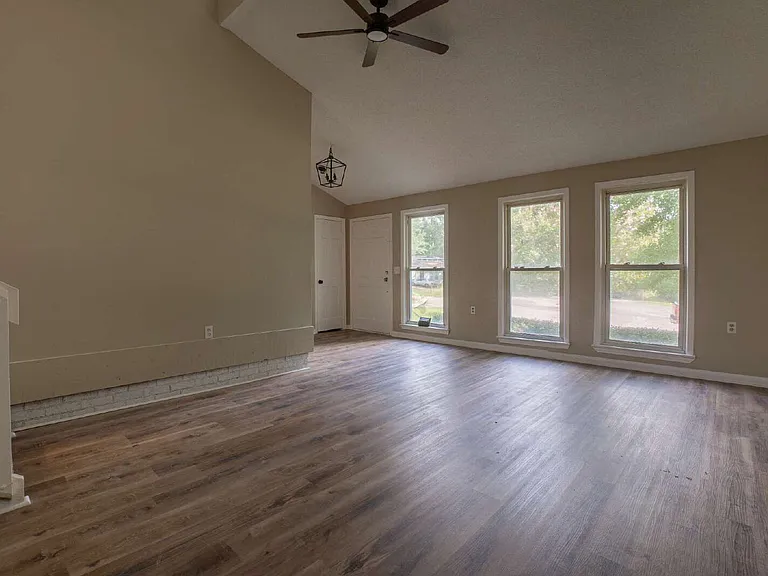 26 Bedford Ct — Photo 13
