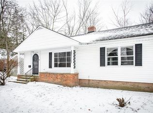 1010 Quarry Dr, Cleveland Heights, OH 44121