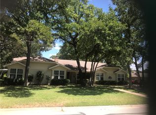 1029 Oak Ridge Dr, Azle, TX 76020