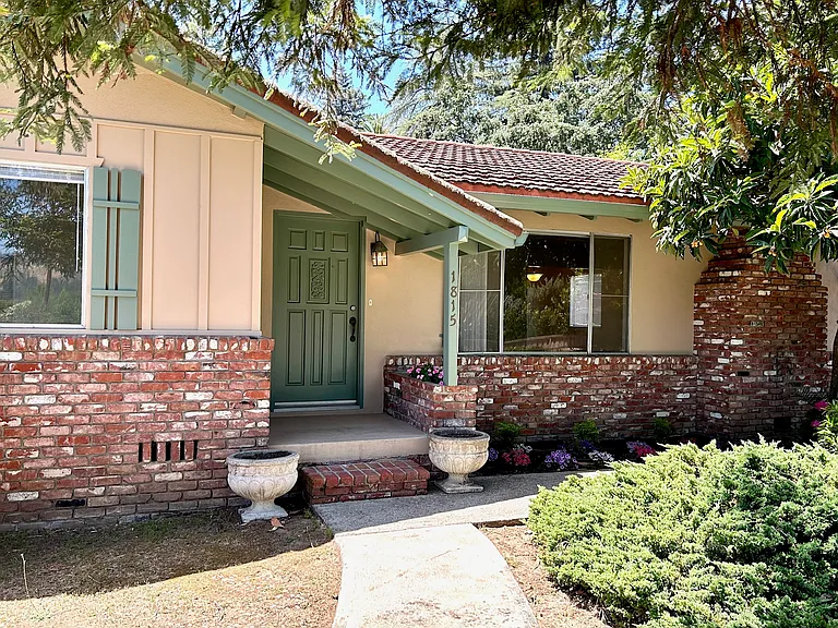 1815 Park St — Photo 1