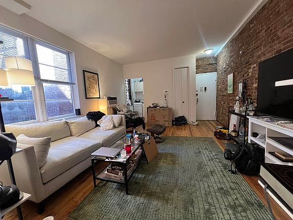 5th image of 206 E 17th St APT 3B