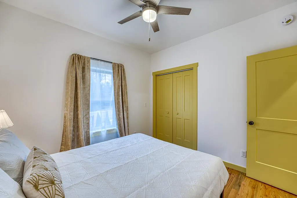3 bed, 1188 sqft, $3,000 — Photo 4