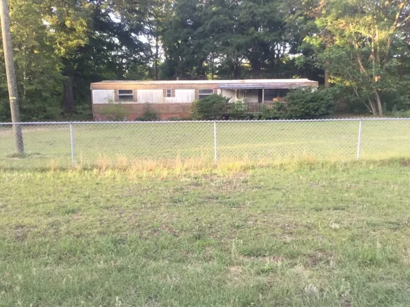 258 Mount Baldy Dr, Parkton, NC 28371