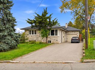10 Tinder Cres #1, Toronto, ON M4A 1L3