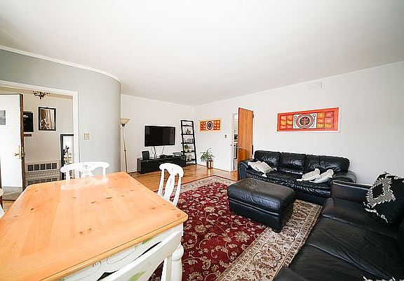 4th image of 23-33 28th St #2A