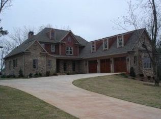 1120 Lakewood Manor Dr, Athens, GA 30606