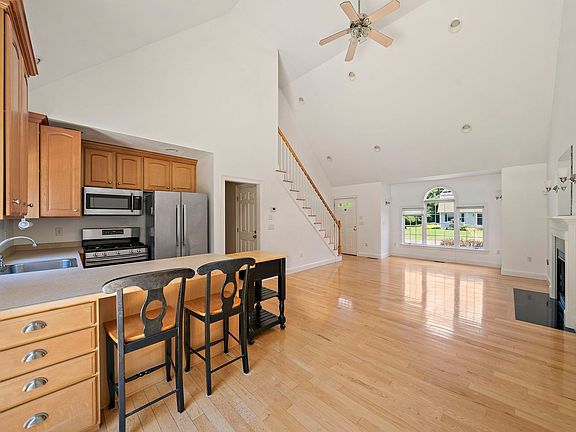 5th image of 70 Papermill Rd