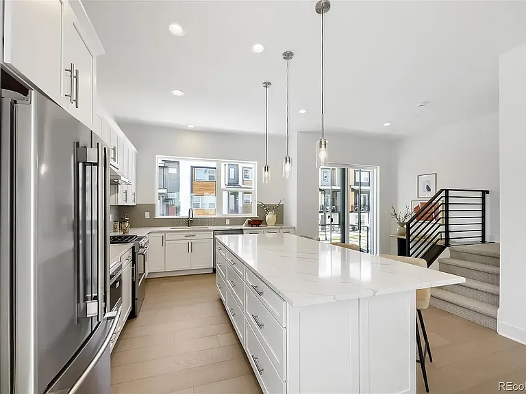 855 Superior Dr — Photo 7