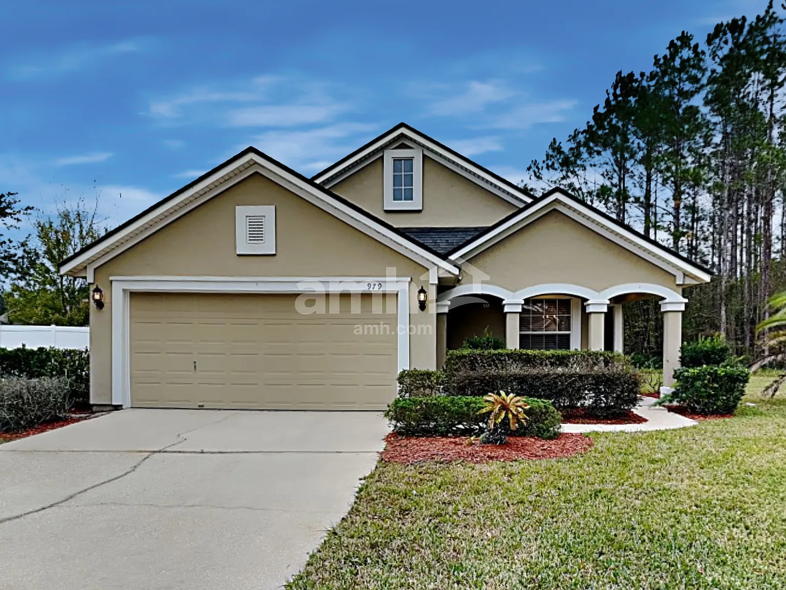 4 bed, 2.0 bath, 1673 sqft, $2,145 — Photo 1