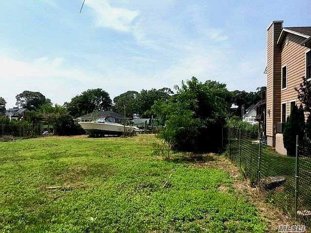 1st image of 61 Roosevelt Blvd