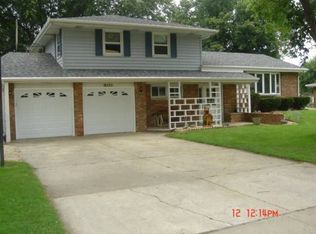 303 N Raven Rd, Shorewood, IL 60404