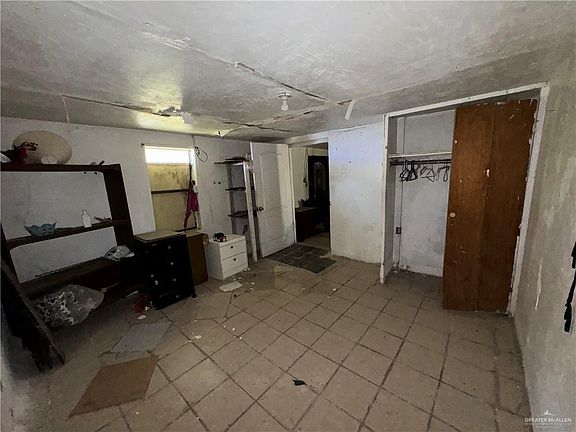 5th image of 409 Jacobo St