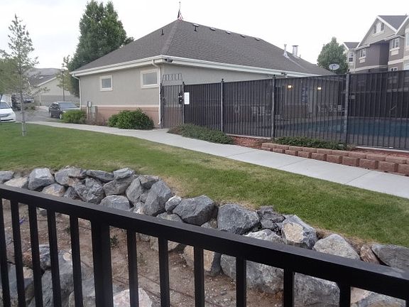 4th image of 158 W Daybreak Ln Unit 6