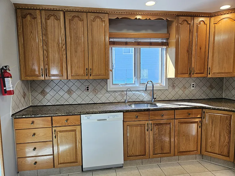 27 Whitaker Ave #1 — Photo 15