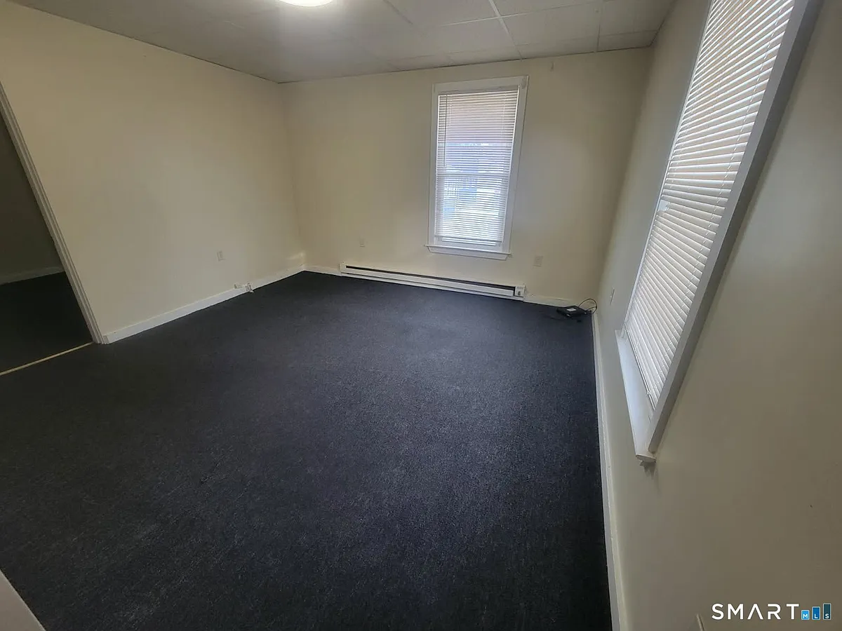 Building Photo - 20 Lounsbury Ave #2S